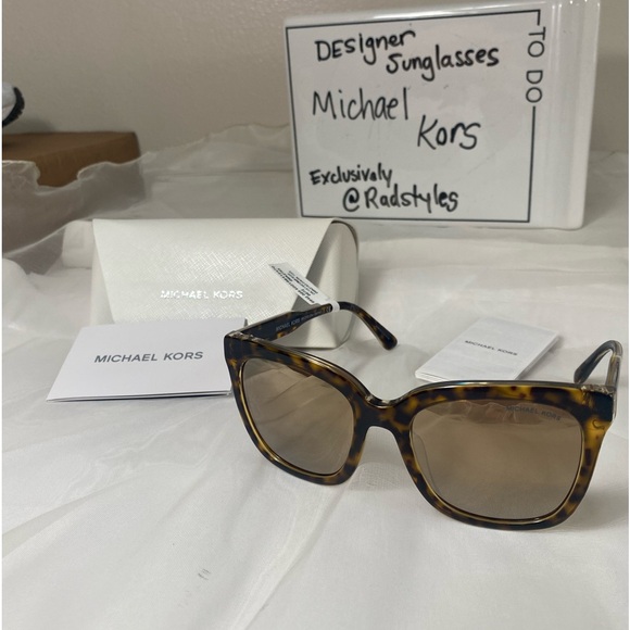 MICHAEL KORS tortoise shell square sunglasses with mirror lenses โจ๐ - Picture 5 of 10